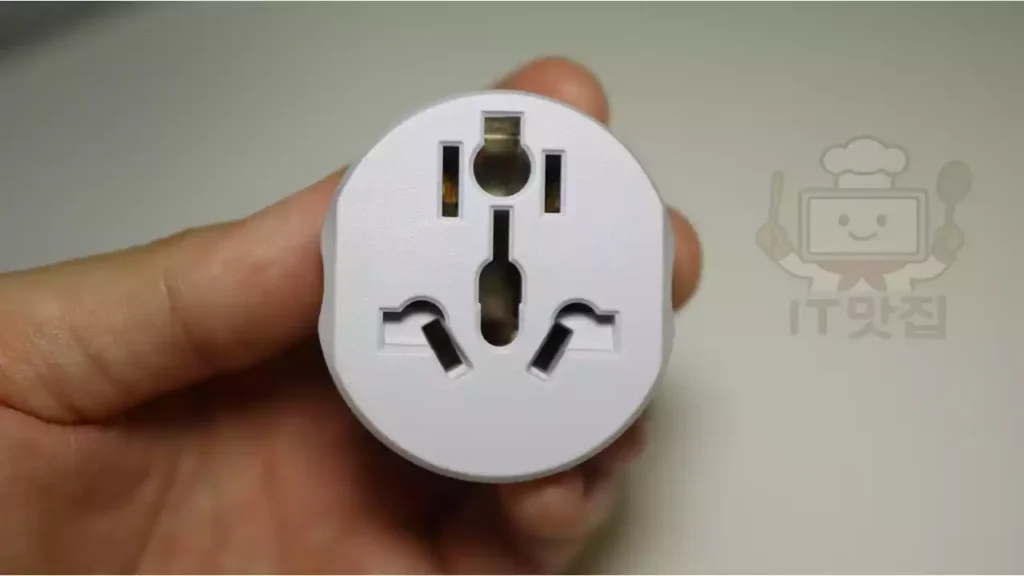 고전력-110v-220v-변환-플러그-사용후기 2500W 고전력 지원 110V to 220V 변환 플러그 외형 이미지