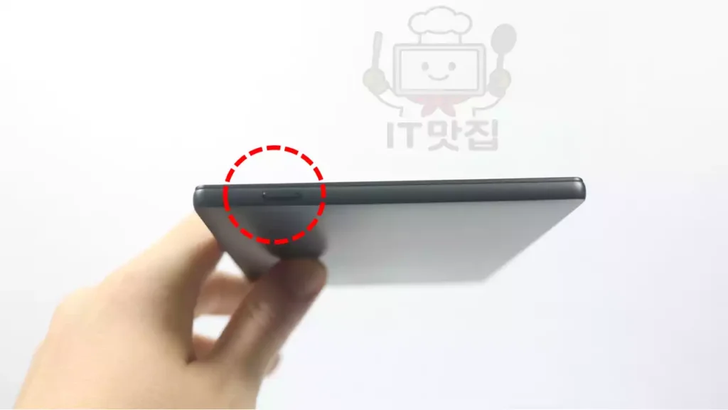 오닉스-포크6s-전원버튼-위치 오닉스 포크6S 상단 전원 버튼 위치를 보여주는 측면 디테일